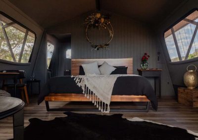 luxury tent / Glamping bed